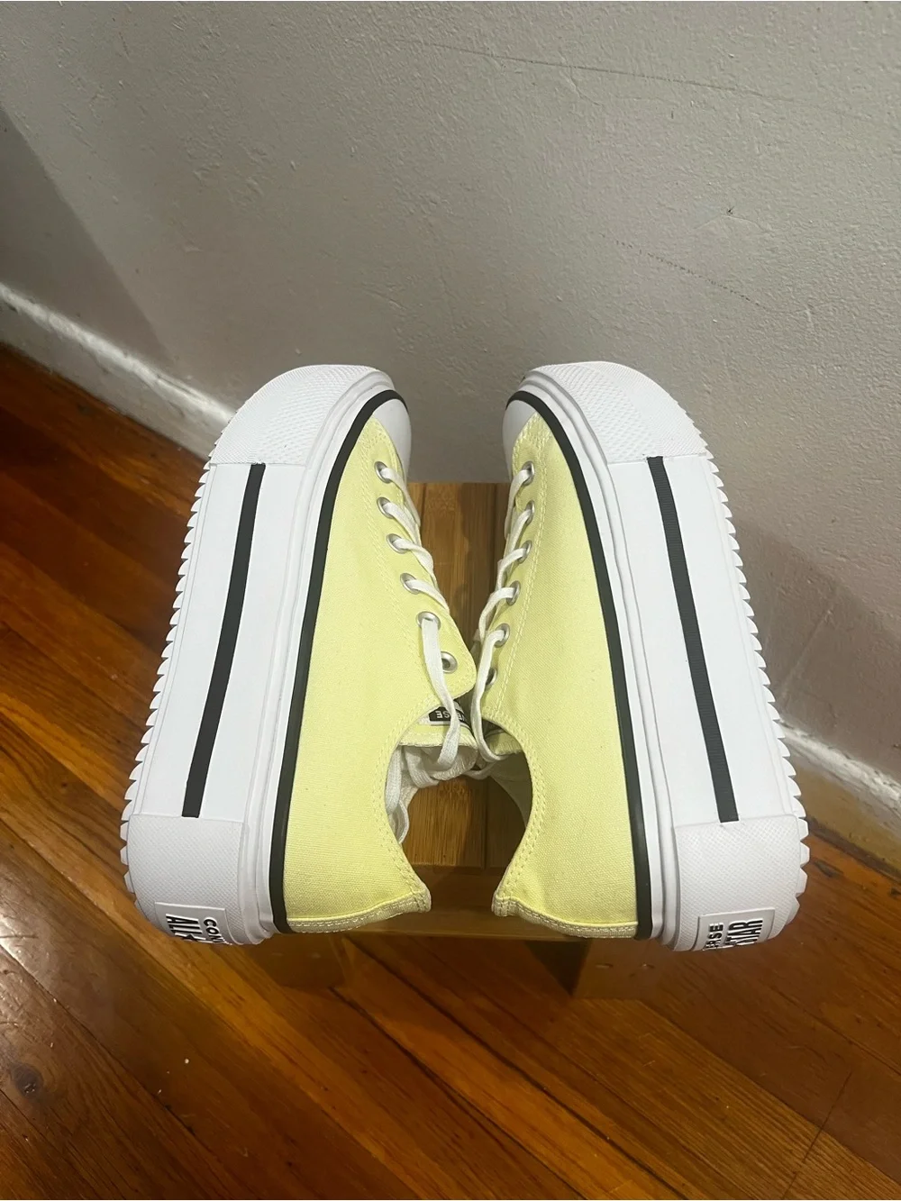 Converse Chuck Taylor All Star Double Stack Platform Sneakers Women’s 9 Yellow